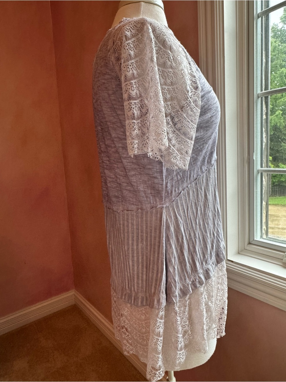 POL Lavender Lace-Trim Short Sleeve Tunic - Picture 3 of 4